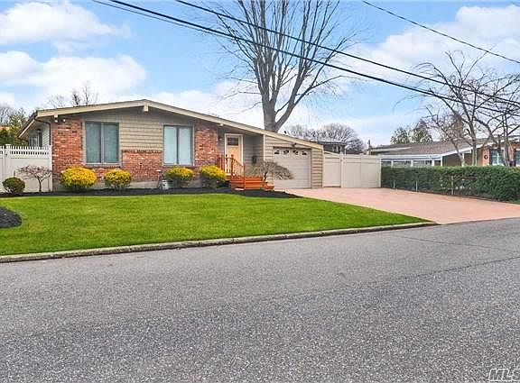 2nd image of 23 Cheryl Dr