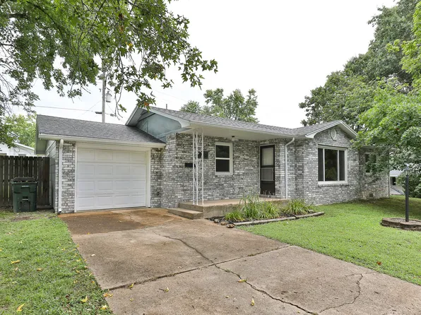 815 E South Street, Bolivar, MO 65613
