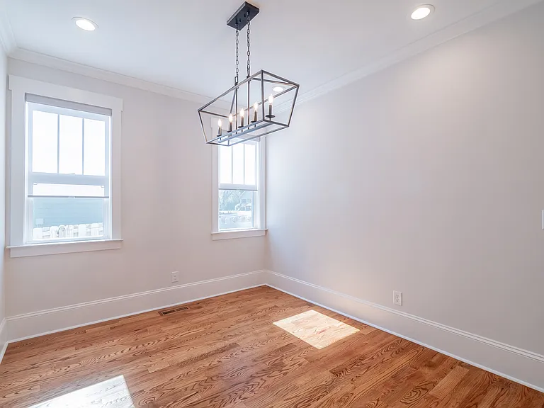 1005 State St — Photo 8