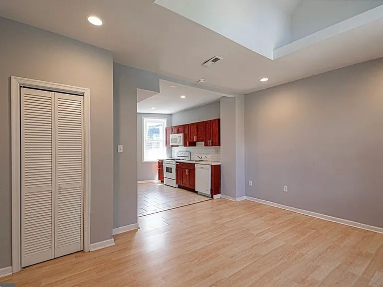 5102 Larchwood Ave #3 — Photo 3