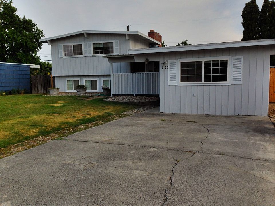 1st image of 1122 S Dahlia Dr