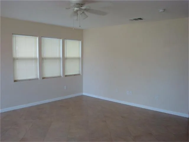 Charming 3 beds/3 baths for rent — Photo 2
