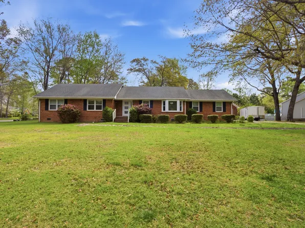 601 Winged Foot Ct, New Bern, NC 28562