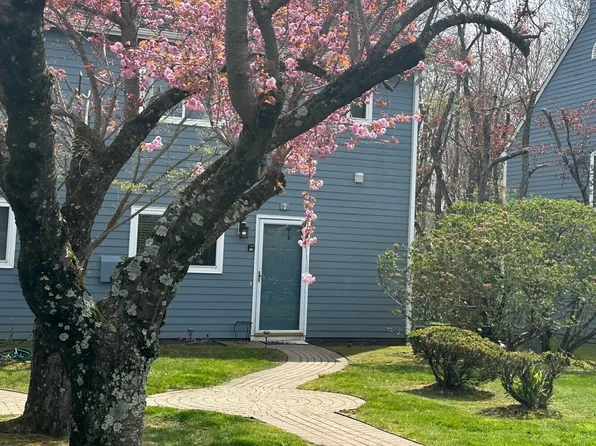 7 Farmington Meadow Drive #7, Farmington, CT 06032