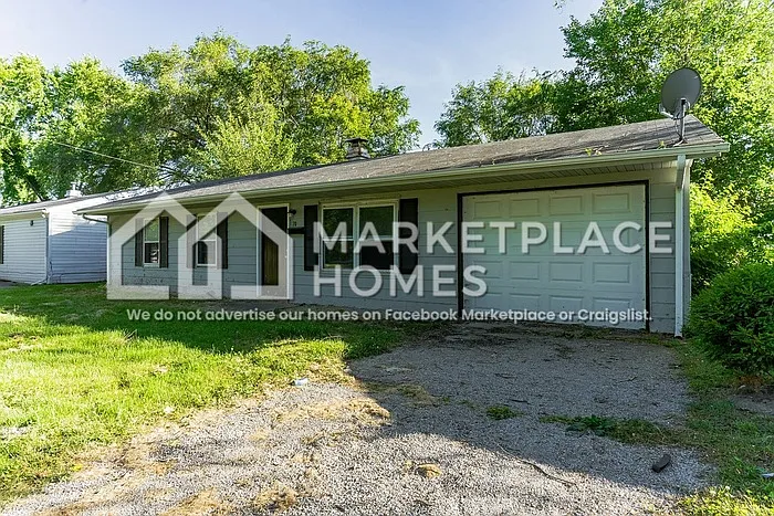 3 bed, 1.0 bath, 925 sqft, $1,175 — Photo 2