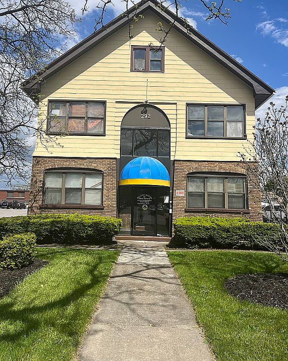 1st image of 292 Lake Ave