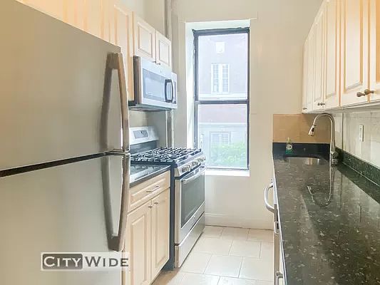 4th image of 631 Edgecombe Ave APT 3e