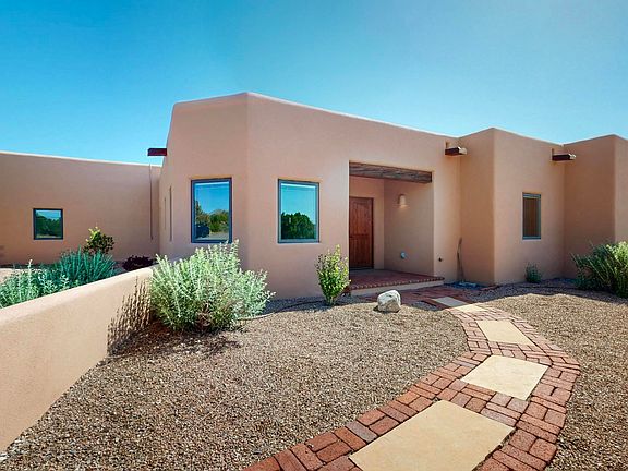 3rd image of 33 Black Canyon Rd