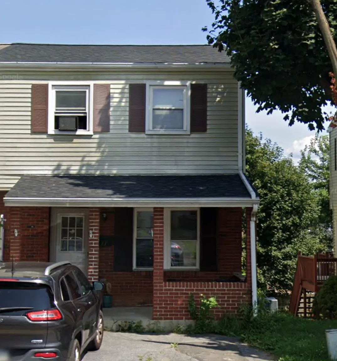 3 bed, 1.5 bath, 1102 sqft, $2,000 — Photo 1