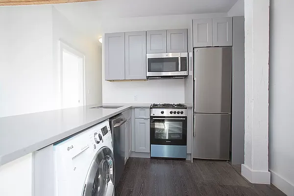 Rented by REAL New York | media 16