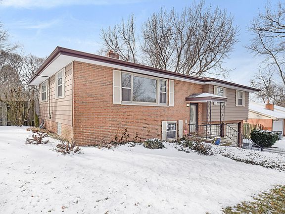 3rd image of 3050 Thresa Dr