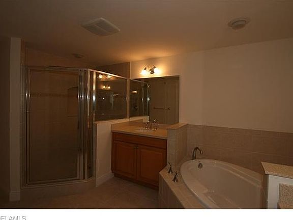 4th image of 6061 Silver King Blvd Unit 1002