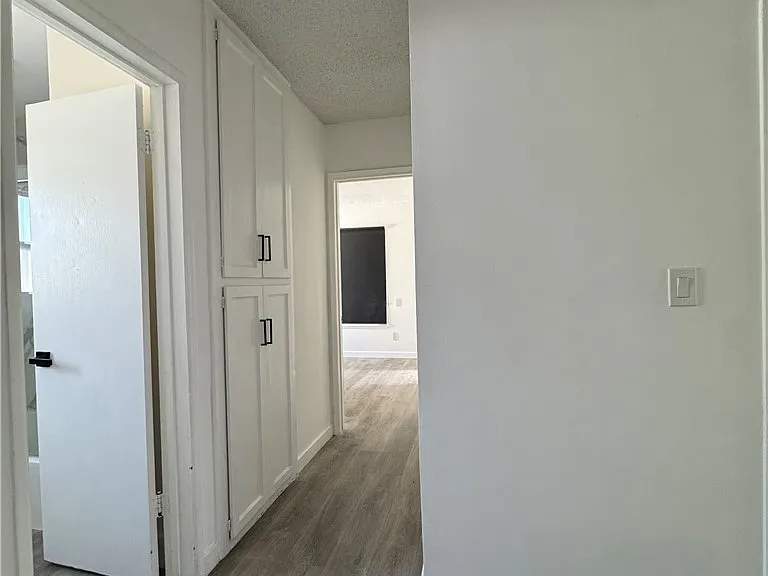 19939 Saticoy St — Photo 19