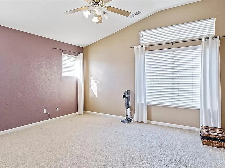2293 Joseph Damon Dr — Photo 31