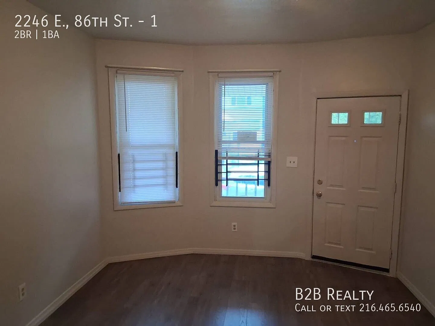 Charming 2 Bed Property at Prime Location — Photo 2