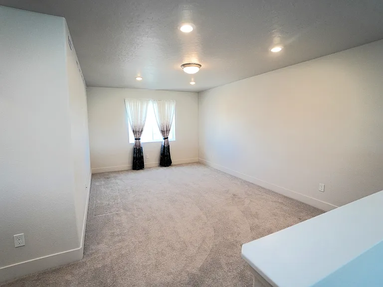 245 E Caldera St — Photo 32