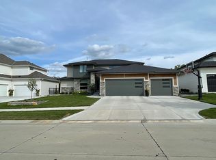21411 B St, Elkhorn, NE 68022