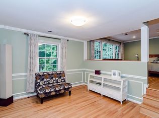 426 River Bend Rd, Great Falls, VA 22066