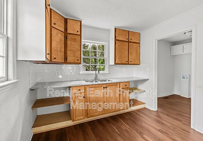 832 Meadowbrook Dr — Photo 10