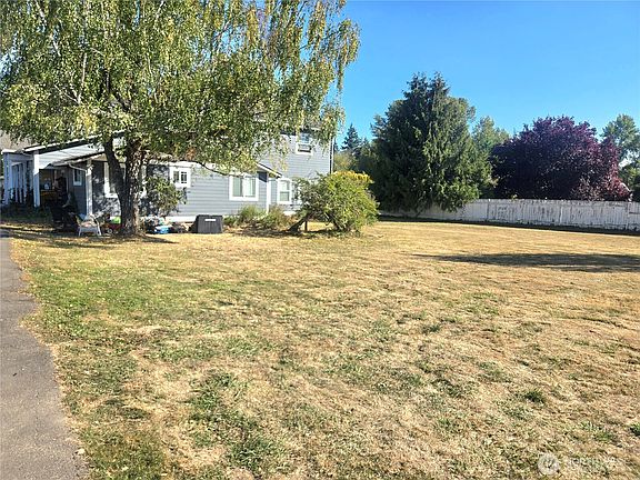 2nd image of 13711 Vickery Avenue E