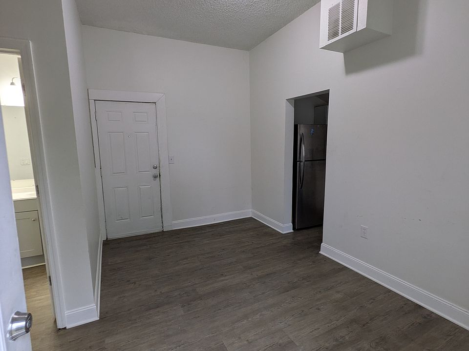 1st image of 3511 N 12th St APT B