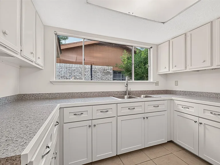 8638 Little River Rd — Photo 14