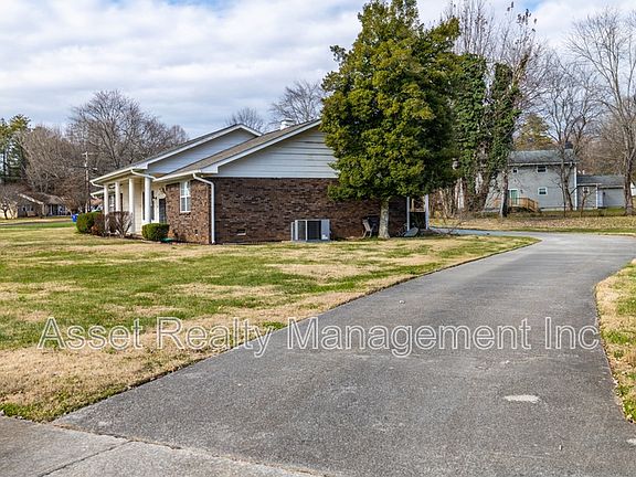 3rd image of 11719 S Williamsburg Dr