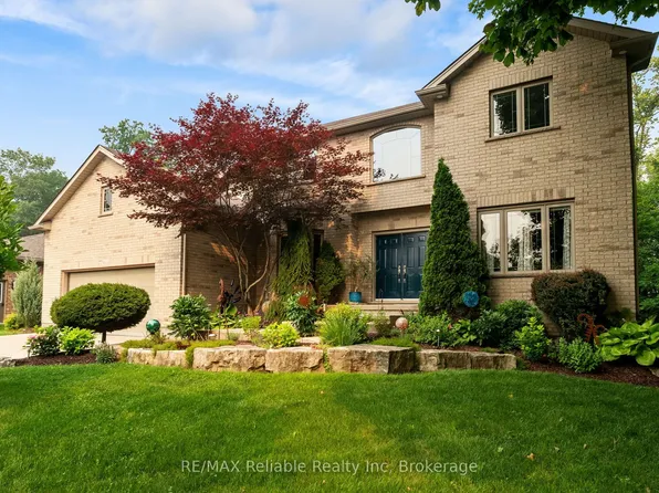 77 West St, Huron East, ON N0K 1W0
