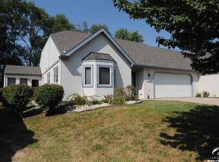 2752 Chipperfield Rd, Lawrence, KS 66047