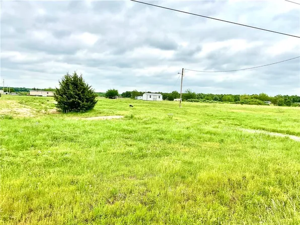 106204 Rodeo Dr #31, McLoud, OK 74851