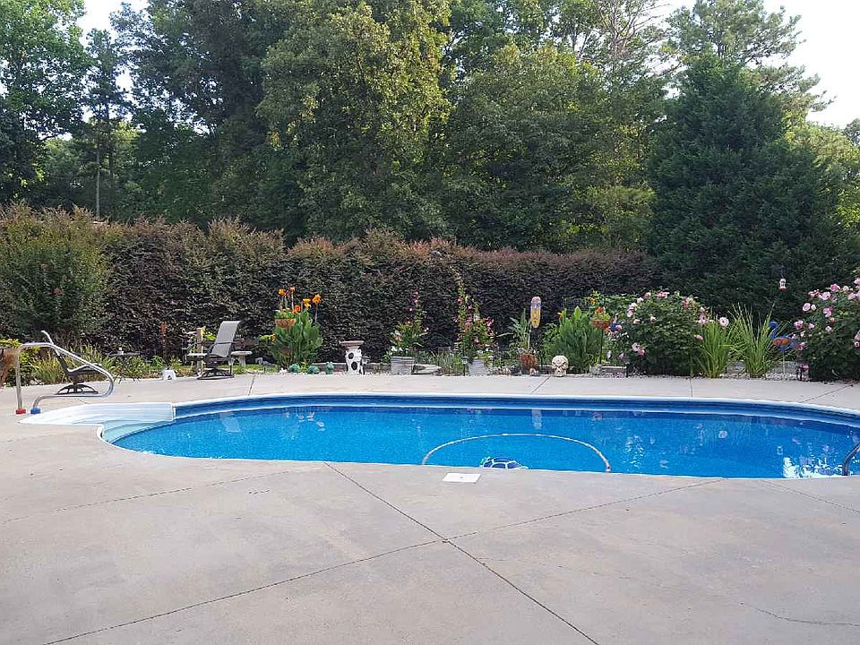 2nd image of 2416 Winding Trail Ln