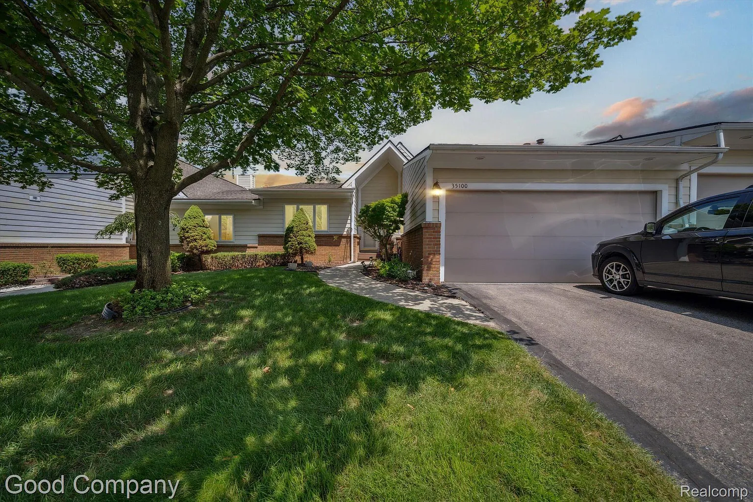 35100 Hillside Dr photo 1
