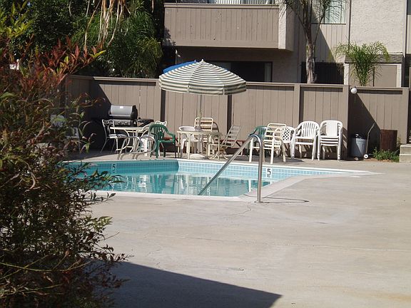 3rd image of 2382 Grand Ave