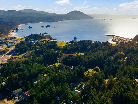 2nd image of 805 Coast Guard Hill Rd