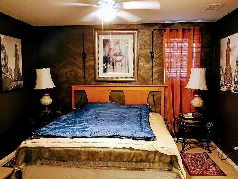 Bedroom Nr 1
Master Bedroom
Features
One King Size Bed
Walk in closet