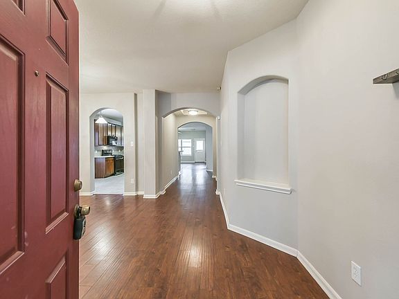 4th image of 1219 Colonial Manor Dr