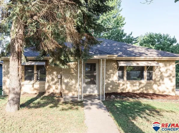 406 Russell St, Firth, NE 68358
