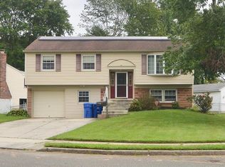 7 Caldwell Ave, Marlton, NJ 08053