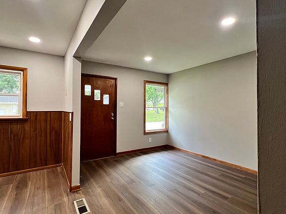 2nd image of 62 Woodlawn Dr