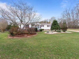 201 Riverview Pl, Lillington, NC 27546