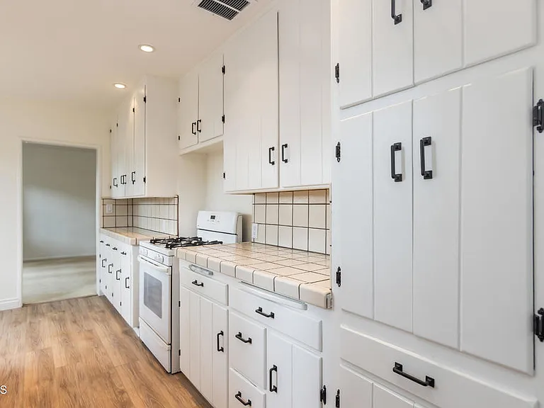 5209 Alta Canyada Rd — Photo 16