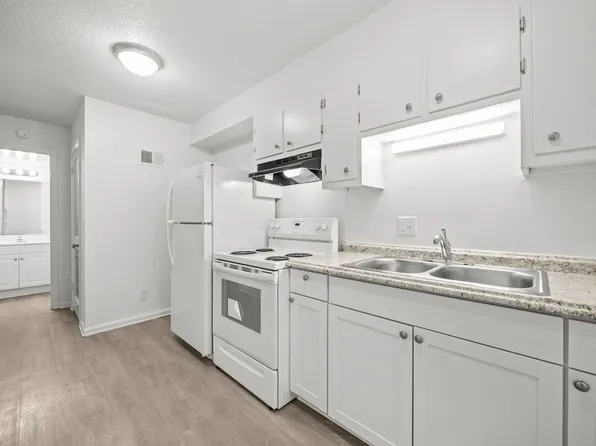 1 Bedroom/ 1 Bath apartment, 308 W Trinity Ave APT 9, Durham, NC 27701