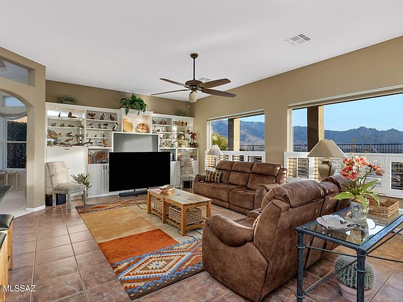 4th image of 63111 E Mountain Crest Dr