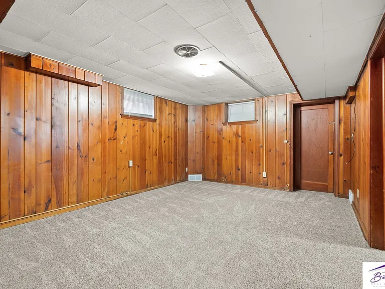 3825 Cuming St — Photo 3