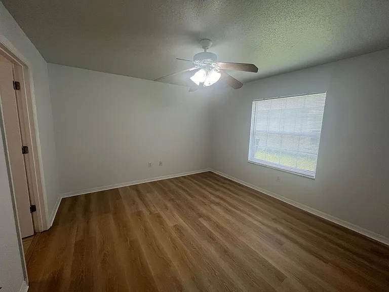 38A Lindsay Dr — Photo 8