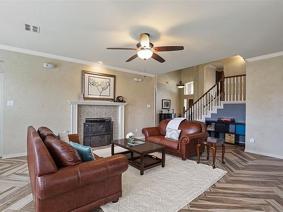 4th image of 2941 Oakland Hills Dr