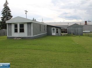 221 1st St SE, Cook, MN 55723