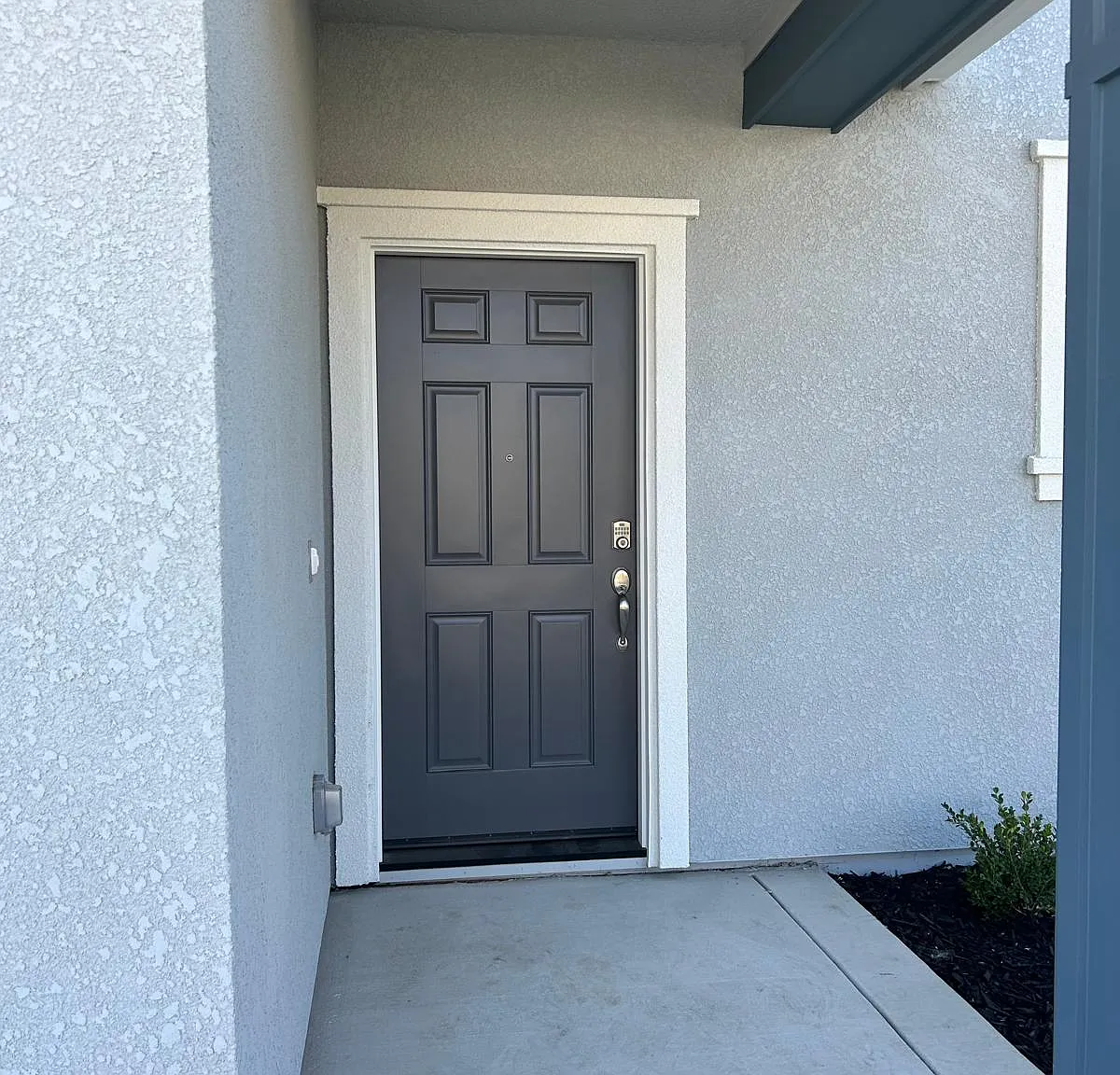 3 bed, 1701 sqft, $2,950 — Photo 2