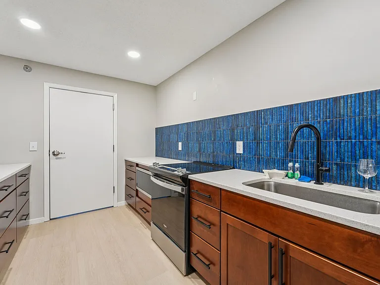 Oaks Lincoln Apartments — Photo 51