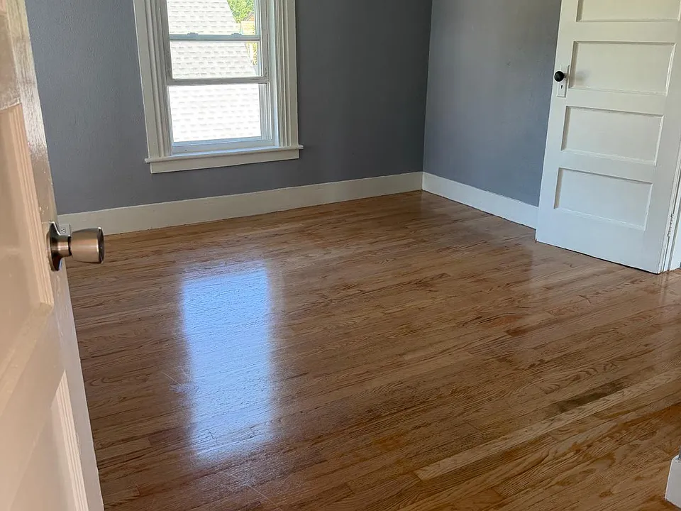 Middle bedroom (#2)